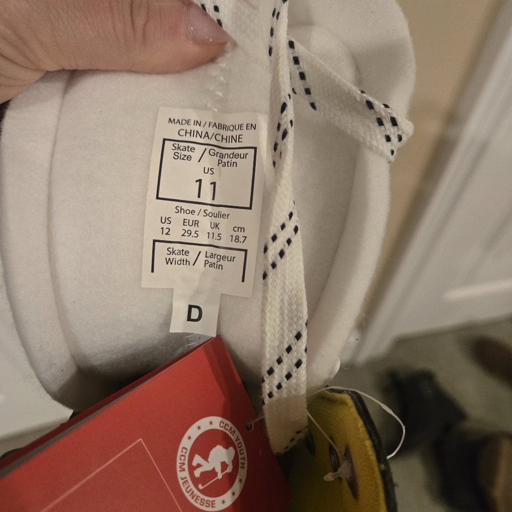 Brand new CCM Ice Hockey skates - Picture 2 of 4